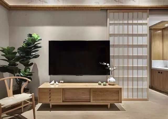 簡(jiǎn)約現(xiàn)代三居 干練客廳溫馨兒童房