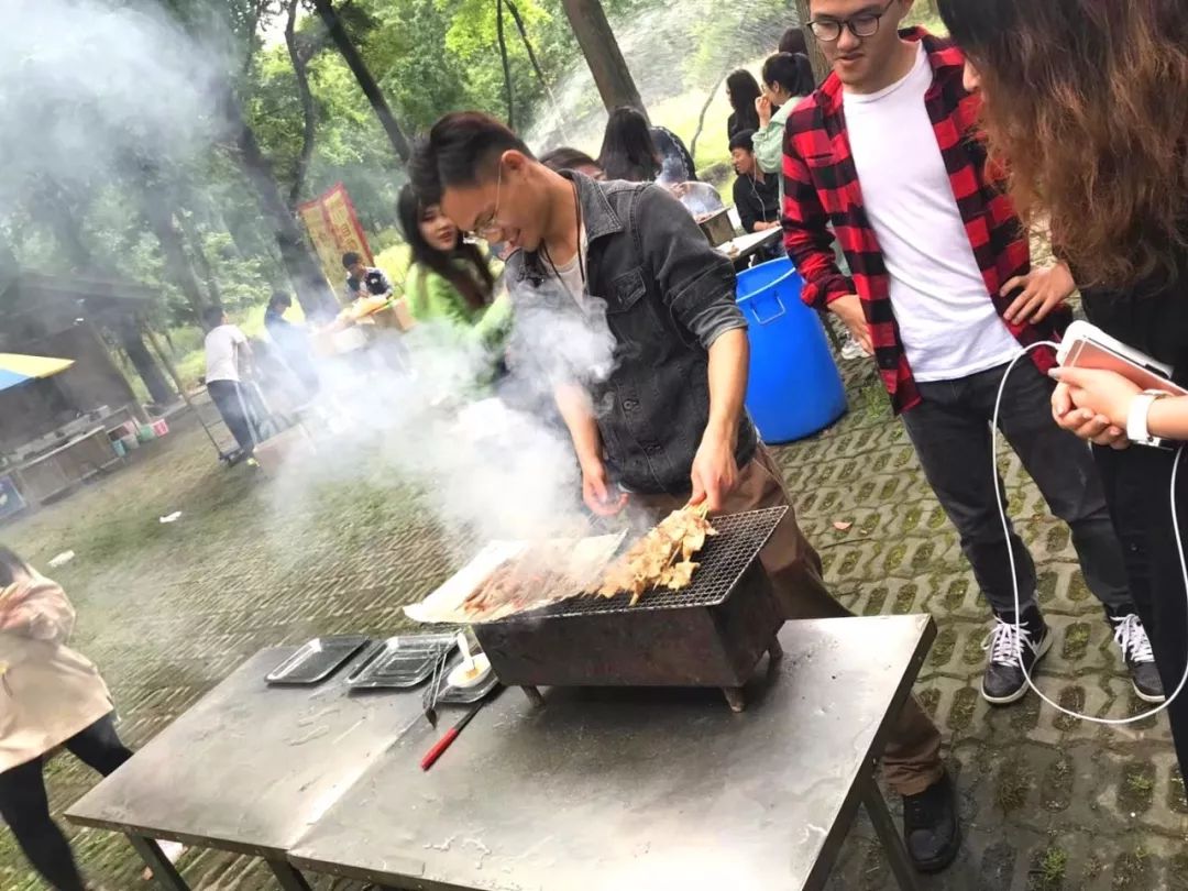 【我們·清風(fēng)】行走山水間，我們?cè)诼飞希回?fù)好時(shí)光！