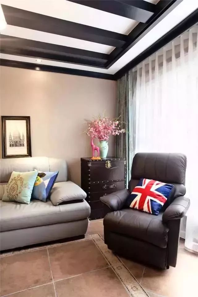 挑選客廳沙發(fā)有5大絕招，現(xiàn)在知道還不晚！