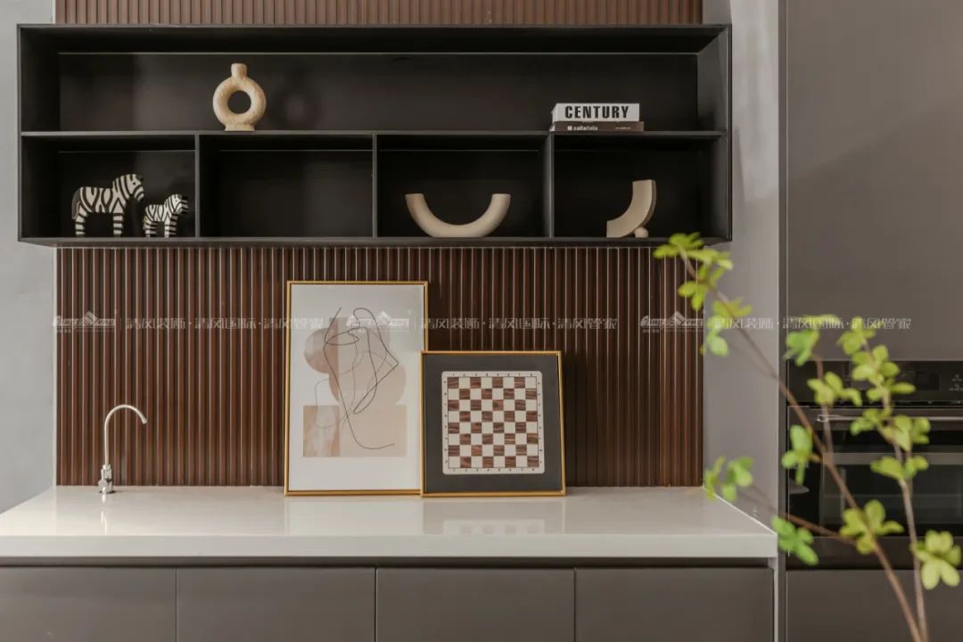 賞·析|現(xiàn)代風格，材質與色彩的對話