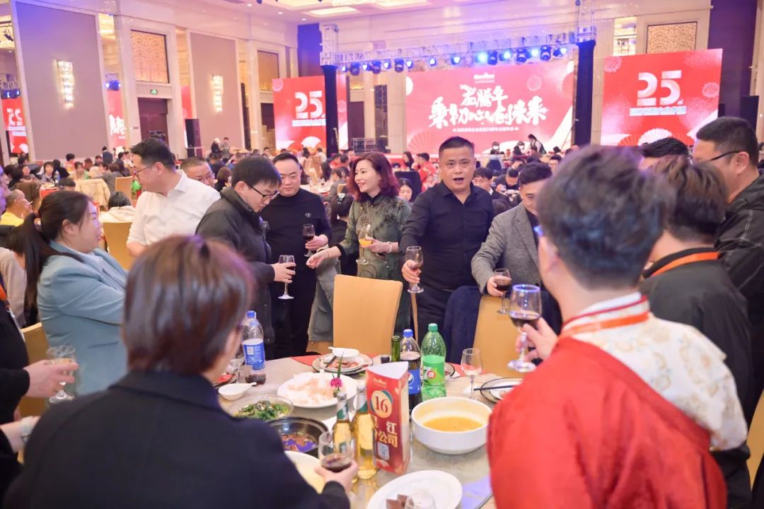 龍騰年·秉初心·創(chuàng)未來|清風(fēng)裝飾25周年主題年會圓滿成功！