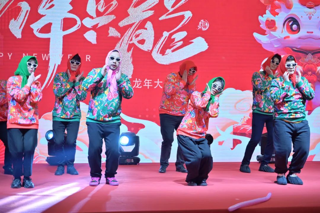 龍騰年·秉初心·創(chuàng)未來|清風(fēng)裝飾25周年主題年會圓滿成功！