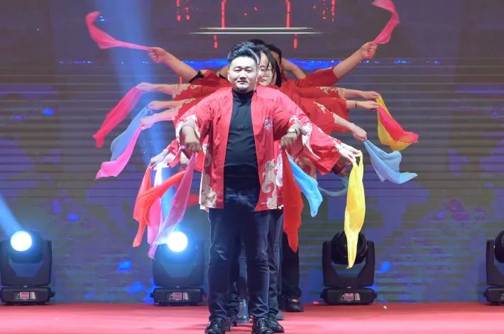 龍騰年·秉初心·創(chuàng)未來|清風(fēng)裝飾25周年主題年會圓滿成功！