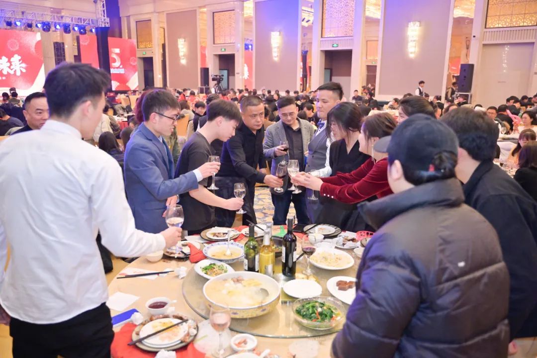 龍騰年·秉初心·創(chuàng)未來|清風(fēng)裝飾25周年主題年會圓滿成功！