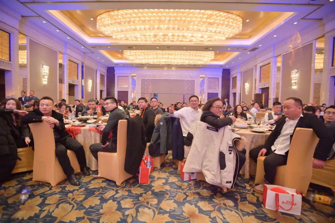 龍騰年·秉初心·創(chuàng)未來|清風(fēng)裝飾25周年主題年會圓滿成功！
