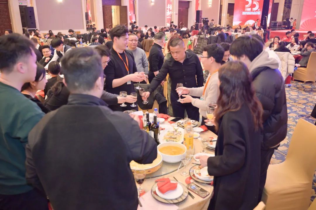 龍騰年·秉初心·創(chuàng)未來|清風(fēng)裝飾25周年主題年會圓滿成功！