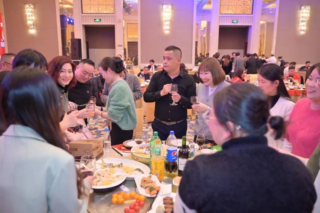 龍騰年·秉初心·創(chuàng)未來|清風(fēng)裝飾25周年主題年會圓滿成功！